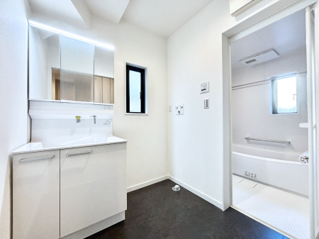 ���̑��@���������Ă���̂Ŏ��C�̑����ꏊ�ł����C���\���s���܂��B�����̐g�x�x���C�����ǂ��I