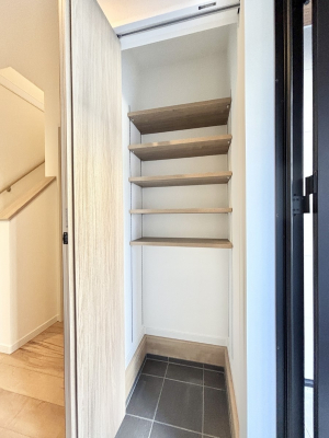 ���[�@���I�������V���[�Y�C���N���[�[�b�g�B�J���O�V�ѓ���Ȃǂ��u����̂ŕ֗��ł��ˁB