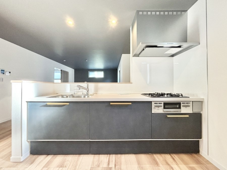 �L�b�`���@���r���O�����n����l�C�̃J�E���^�[�L�b�`���B �Ƒ��������Ȃ���Ǝ������邱�Ƃ��ł��܂��B