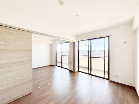 ���̑����ρ@�o���R�j�[���J�������v���X���Ă����m��