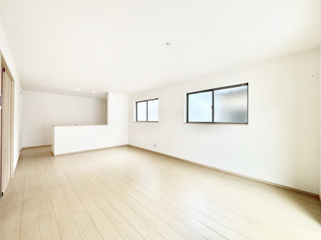 ���r���O�@�i�`�������e�C�X�g�̗D�����_�炩���F�g���̃t���[�����O���f�G�ȃ��r���O�ł��ˁB