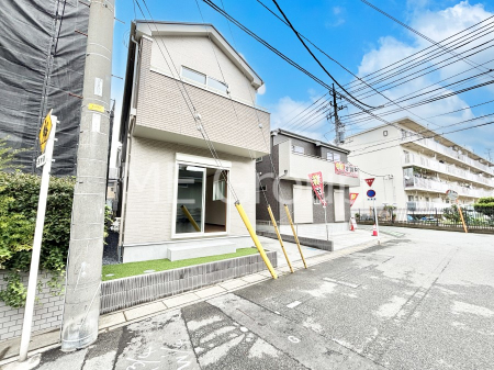 ���n�O�ώʐ^�@�������ꂽ�O�ρA�㎿�ȏZ��Ԃ��L���鎺���͉i�����S���ĉ߂�����Z���ł��B 