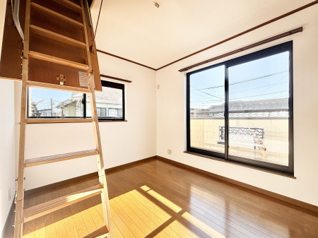 ���̑����ρ@2�ʍ̌����m�ۂ������邢��ԁB�Ƒ��݂�Ȃ����K�ȕ�炵����������݌v�ł��B