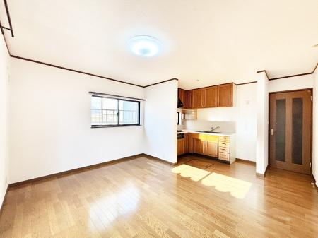 ���r���O�@���R�Ƃ��Ƒ����W�܂�e���̋�ԁI