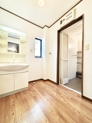 ���ʑ�E���ʏ��@�������̂�����K��Ԃł��B�����̐g�x�x���C�����ǂ����g�������܂��B 