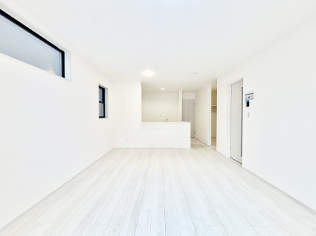 ���r���O�@���Ƒ��̓��₩�Șb�����ŕ�܂�閾�邢���r���O