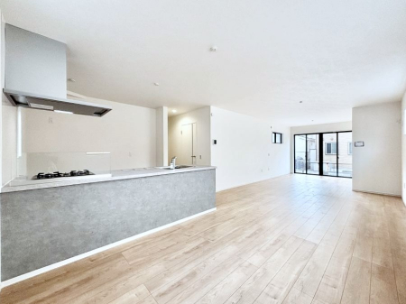 ���r���O�@�i�`�������e�C�X�g�̗D�����_�炩���F�g���̃t���[�����O���f�G�ȃ��r���O�ł���