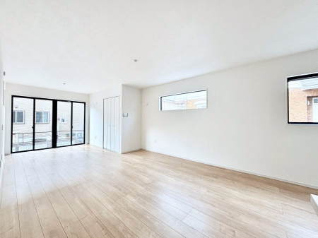 ���r���O�@�傫�ȑ����炽���Ղ�̗z���ƕ����������郊�r���O