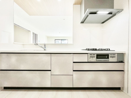 �L�b�`���@���r���O�ŗV�Ԃ��q�l�������Ȃ��炨�������ł���ΖʃL�b�`��