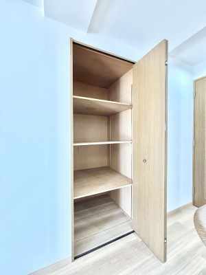 ���̑����ρ@���r���O���[�B�����Ɏ��[������ƕ����W�܂�LDK���X�b�L���Еt�������ł��ˁB  