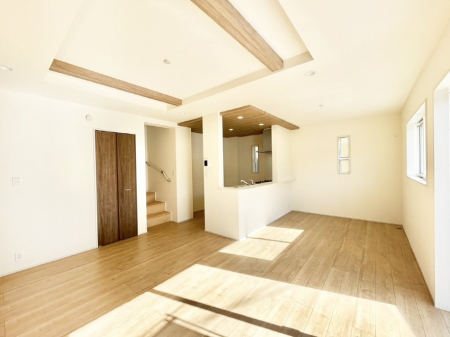 ���r���O�@�Z�ޕ��̌��������o�����A�C���e���A���l����̂��y���݂ȃ��r���O�ł��I 