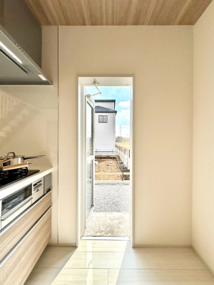 ���̑����ρ@���C���̌��ɂ����ꂵ�������