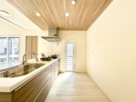 �L�b�`���@�������������I�ɁA�y�����I�V�X�e���L�b�`��  