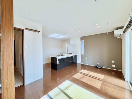 ���r���O�@�������������͋C�̂k�c�j�͉Ƒ��݂�Ȃ̉��K���  