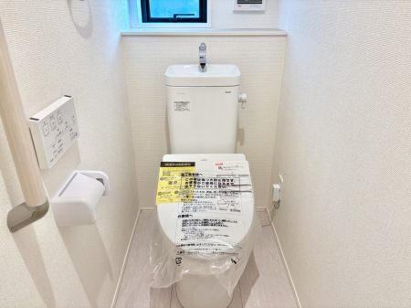 �g�C���@�g�C����1�K��2�K���ꂼ��ɔz�u����Ă��ĂƂĂ��֗��ł��B 