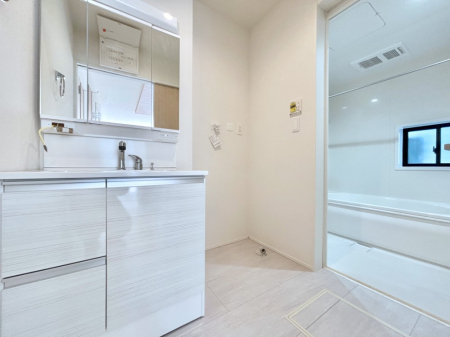 ���̑��@�L�X�Ƃ�Ƃ�̂��郉���h���[�X�y�[�X�B  