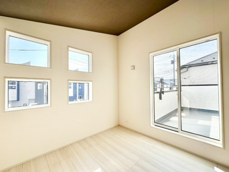 ���̑����ρ@4���񂾑����A�N�Z���g�ɂȂ��Ă���2�K�̗m���B�o���R�j�[�t���B