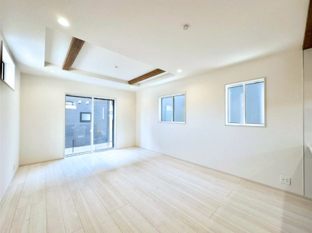 ���r���O�@�傫�ȑ����炽���Ղ�̗z���ƕ����������郊�r���O