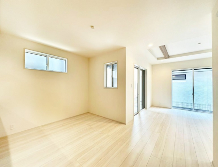 ���̑����ρ@�Ƒ��̏Ί炪���R�Ɛ��܂�Ă���A����ȕ��͋C�̃_�C�j���O�Ɏd�オ���Ă��܂��B