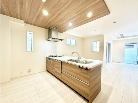 �L�b�`���@���������Ȃ���ł����Ƒ��Ƃ̉�b���y���߂�ΖʃL�b�`��