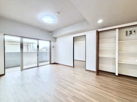 ���r���O�@�傫�ȑ����炽���Ղ�̗z���ƕ����������郊�r���O  