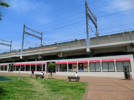 ���ӊ��@�V���b�s���O�Z���^�[ 800m �r�[���Y�^��{��