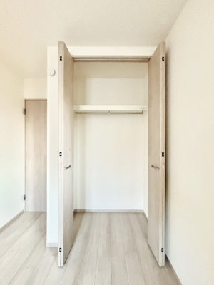 ���[�@�m���̃N���[�[�b�g�B���s��������̂Ō���̈ߗނ�����������܂�܂��B�@