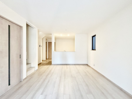 ���r���O�@�Z�ޕ��̌��������o�����A�C���e���A���l����̂��y���݂ȃ��r���O�ł��I �@