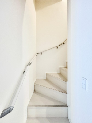 ���̑��@���S�����l�����K�i�ɂ͎肷���ݒu���Ă��܂��@