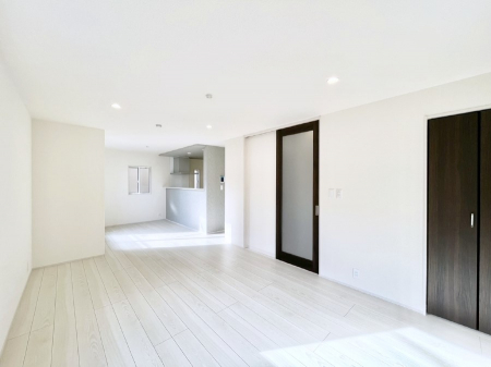 ���r���O�@�Z�ޕ��̌��������o�����A�C���e���A���l����̂��y���݂ȃ��r���O�ł��I 