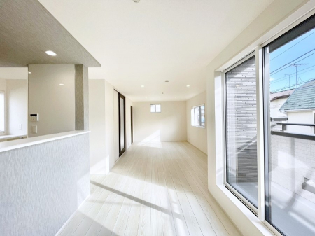 ���r���O�@�傫�ȑ����炽���Ղ�̗z���ƕ����������郊�r���O