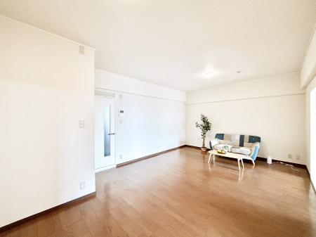 ���r���O�@�Z�ޕ��̌��������o�����A�C���e���A���l����̂��y���݂ȃ��r���O�ł��I