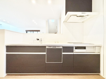 �L�b�`���@���r���O�ŗV�Ԃ��q�l�������Ȃ��炨�������ł���ΖʃL�b�`��