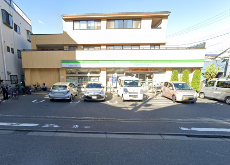 ���ӊ��@�R���r�j 500m �t�@�~���[�}�[�g ���n�����꒚�ړX