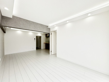 ���r���O�@���Ƒ��̓��₩�Șb�����ŕ�܂�閾�邢���r���O