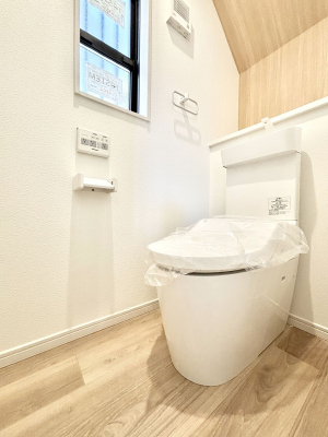 �g�C���@�g�C����1�K��2�K���ꂼ��ɔz�u����Ă��ĂƂĂ��֗��ł��B 