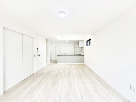 ���r���O�@���Ƒ��̓��₩�Șb�����ŕ�܂�閾�邢���r���O  