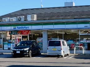 ���ӊ��@�R���r�j 800m �t�@�~���[�}�[�g ���x���X