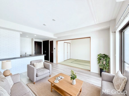 ���r���O�@�Ƒ��̘a�₩�ȉ�b���������Ă������B�J�����̂��郊�r���O�ł��B���Ƌ��CG�ł�  