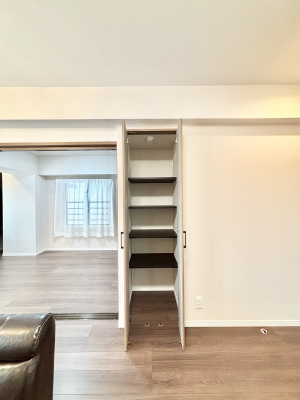 ���̑����ρ@���r���O���[�B�����Ɏ��[������ƕ����W�܂�LDK���X�b�L���Еt�������ł��ˁB  