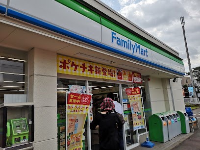 ���ӊ��@�R���r�j 400m �t�@�~���[�}�[�g �������܌��R�񒚖ړX