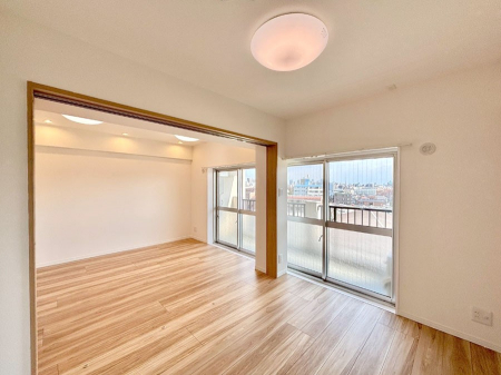 ���̑����ρ@�o���R�j�[���J�������v���X���Ă����m��  