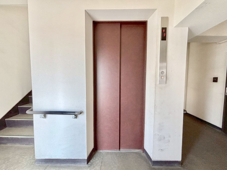 ���̑��@����̏�艺��ɕ֗��ȃG���x�[�^�[�I