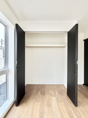 ���[�@�����Ղ�̎��[�X�y�[�X�ŉ��K�ɕ�点����