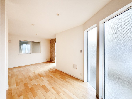 ���r���O�@���邢2�K���r���O�I�O����̎������V���b�g�A�E�g���ĉƑ��̃v���C�o�V�[�����܂��B