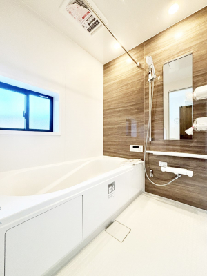 �����@����̔�������Ă���閾�邢�������̂���o�X���[��