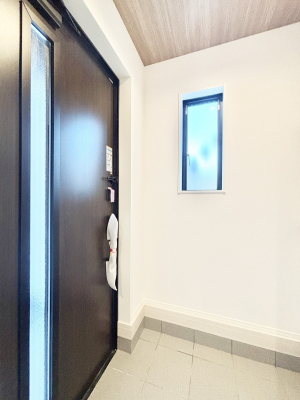 ���ց@�K���X�X���b�g�̓��������փh�A�������Ɍ���͂��Ă���܂�