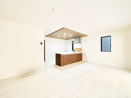 ���r���O�@���Ƒ��̓��₩�Șb�����ŕ�܂�閾�邢���r���O