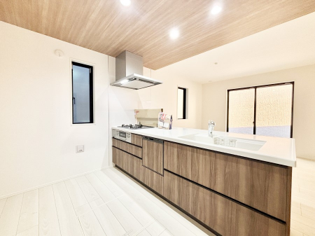 �L�b�`���@���������Ȃ��炲�Ƒ��Ƃ̉�b���y���߂�ΖʃJ�E���^�[�L�b�`��