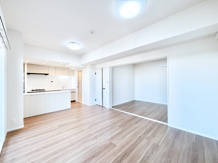 ���r���O�@�אڂ̗m�����J������Ƃ���ɍL�X